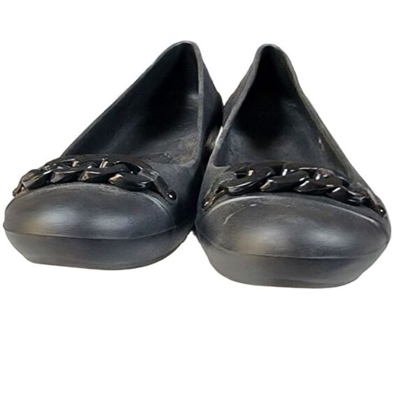 Crocs- Women’s Gianna Black Rounded Ballet Flat with Chain Link Accent, Size 9 - Picture 6 of 12